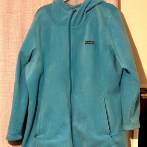 3x Columbia brand woman’s fleece jacket.